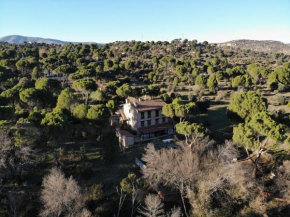 Casa Valdesanmartin - Country House, 10500sqm, Pool, Paddel & Bbq